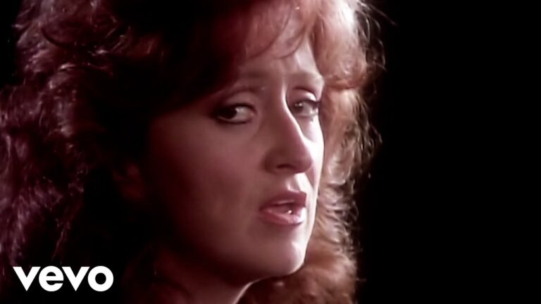 Bonnie Raitt a Queen of Blues, Rock, and Folk Guitar