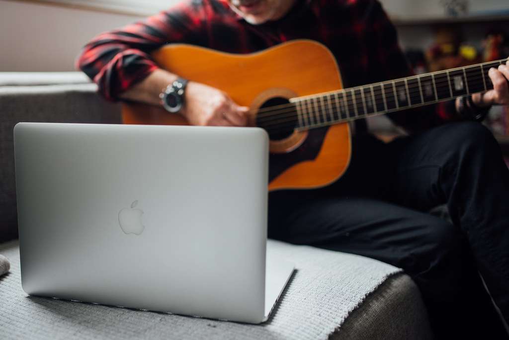 What Do You Need To Do Online As a Guitarist