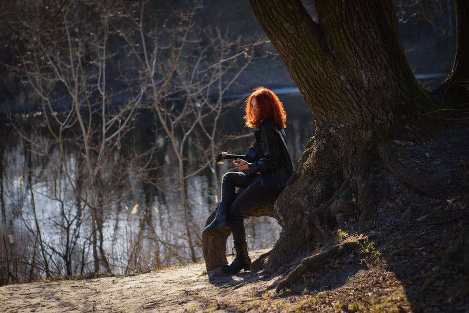 Image of a Flamenco guitarist passionately playing the bulerias guitar style, evoking a sense of energy and emotion.