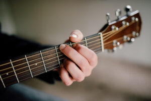 5 easy to play country guitar songs