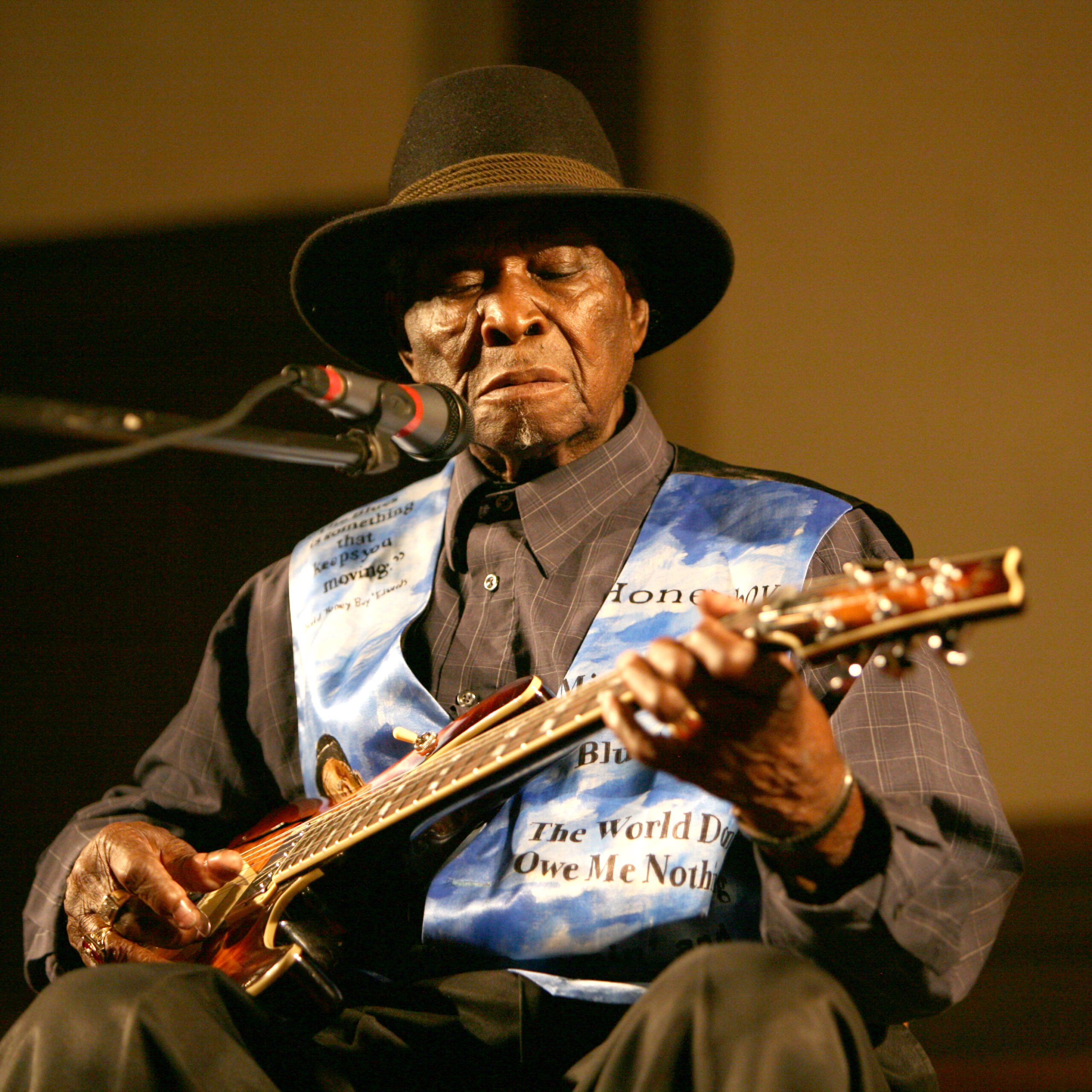 David “Honeyboy” Edwards: The Last Of The Delta Bluesmen