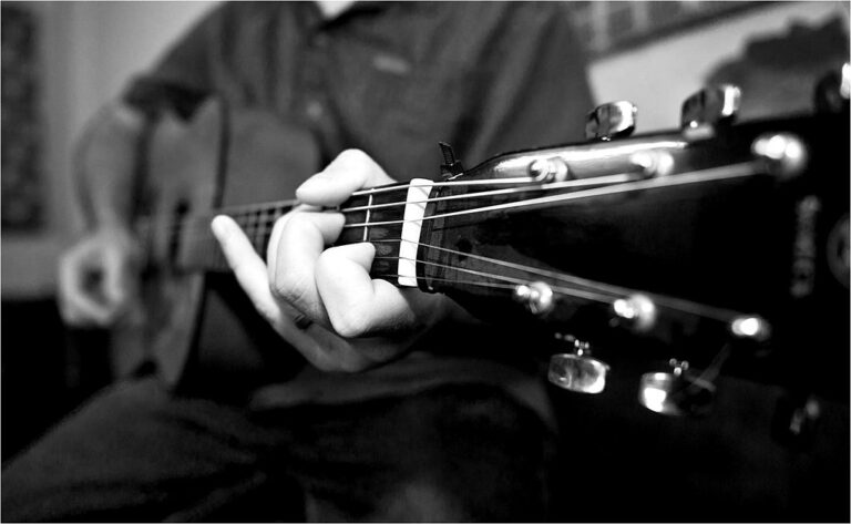 Mastering Guitar Language: A Beginner’s Guide