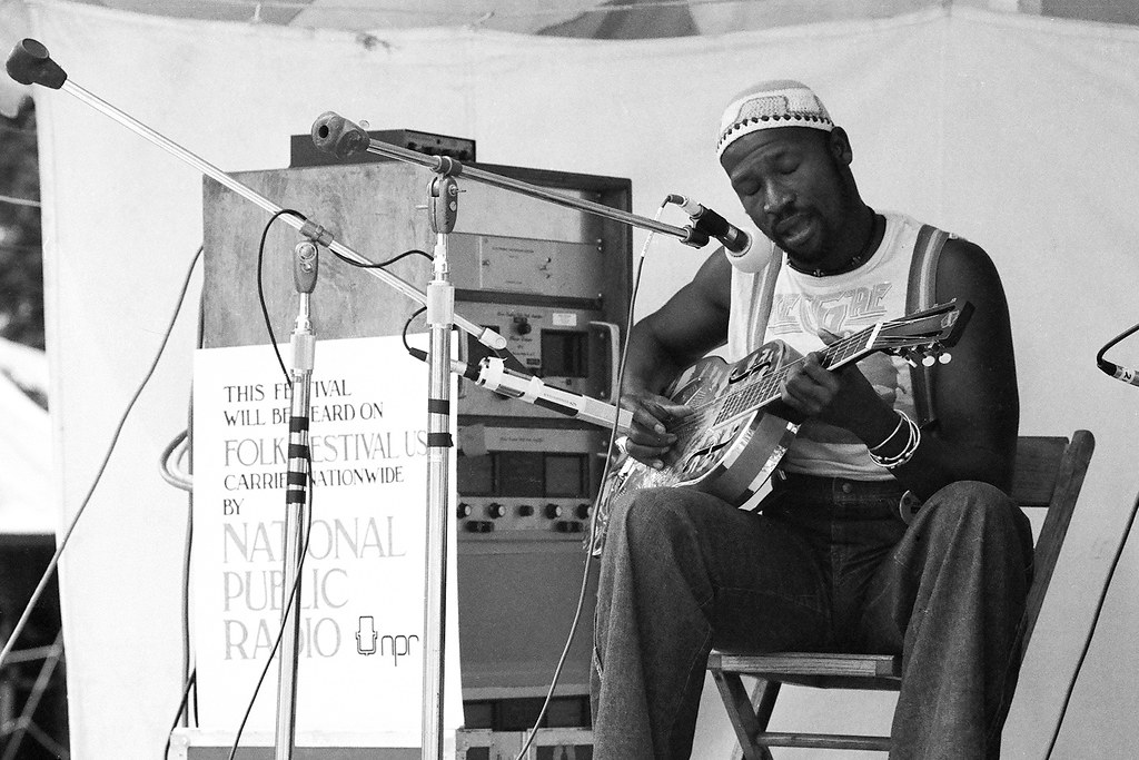 Mahal is also a phenomenal and highly expressive slide guitarist, often playing on acoustic and resonator guitars to achieve that classic, cutting, and soulful sound.