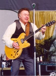 Roy Clark: The Super-Picker's Smile