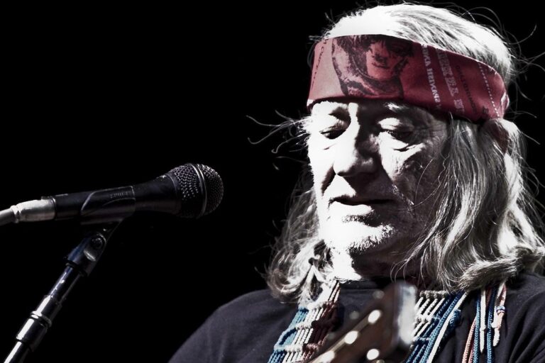 Willie Nelson: The Outlaw with the Nylon Heart